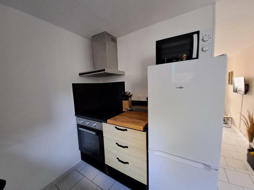La Lillebonnaise Meuble Au Coeur De Lillebonne Villa Bagian luar foto